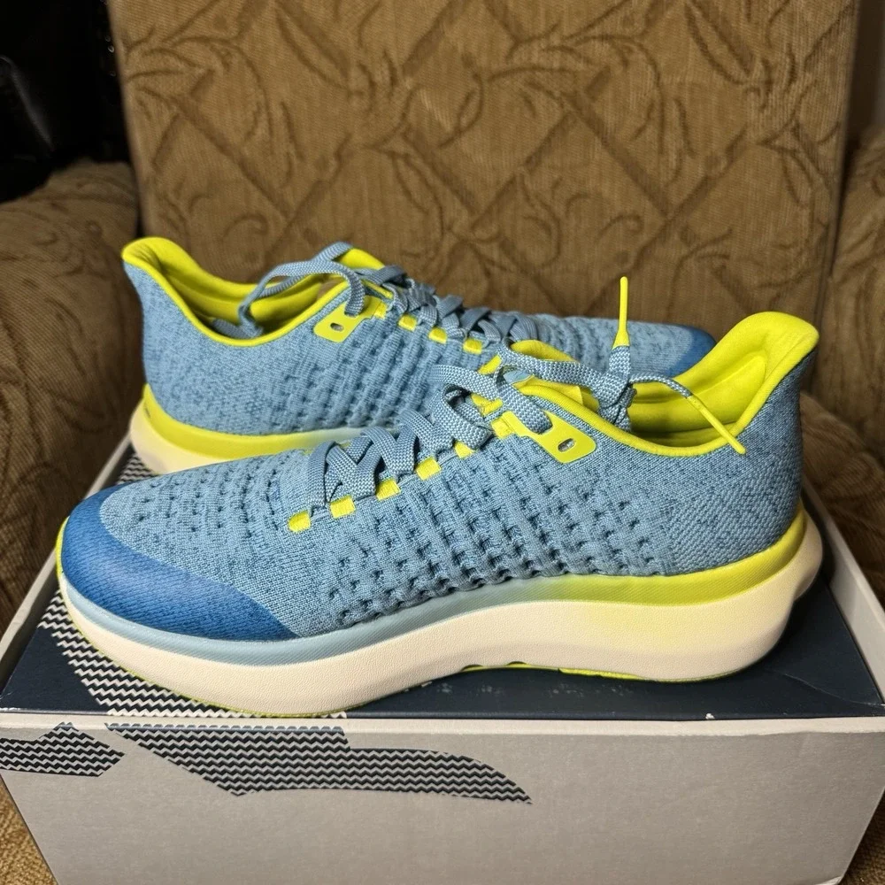 Rabbit Dream Chaser Running‎ Shoes- Milky Blue Men's 9.5 Worn Once!